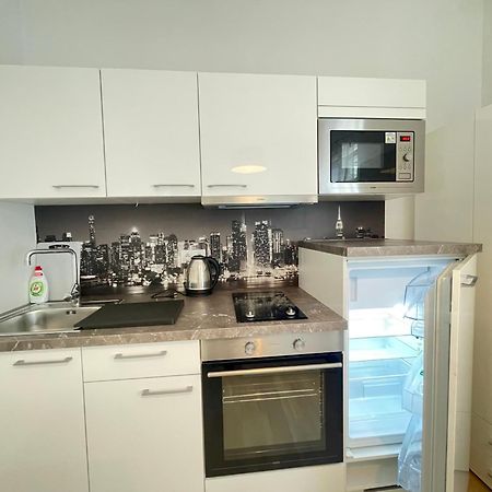 Wash Apartment On Metro Prague 1 Екстер'єр фото